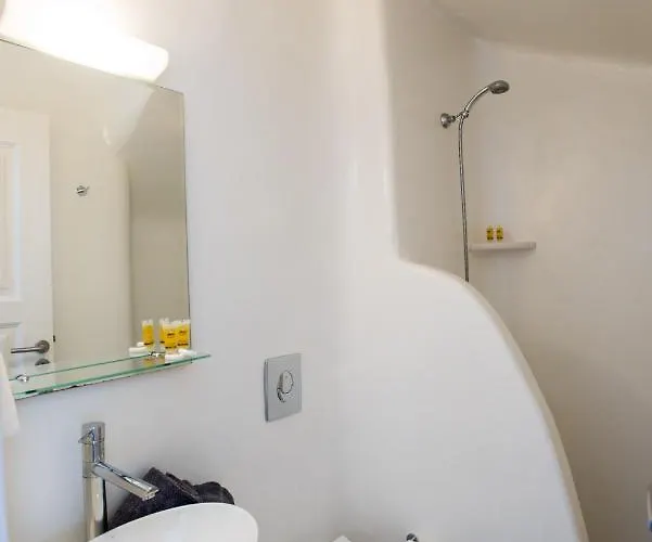 Madres * Mykonos Town